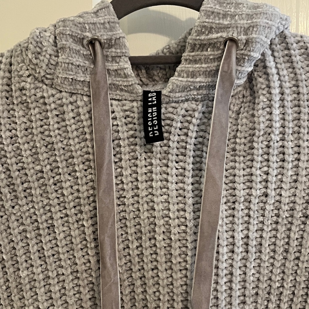 Lord and Taylor Design Lab Soft Crocheted Gray Sweater with Hood and Ribbon - Picture 7 of 7